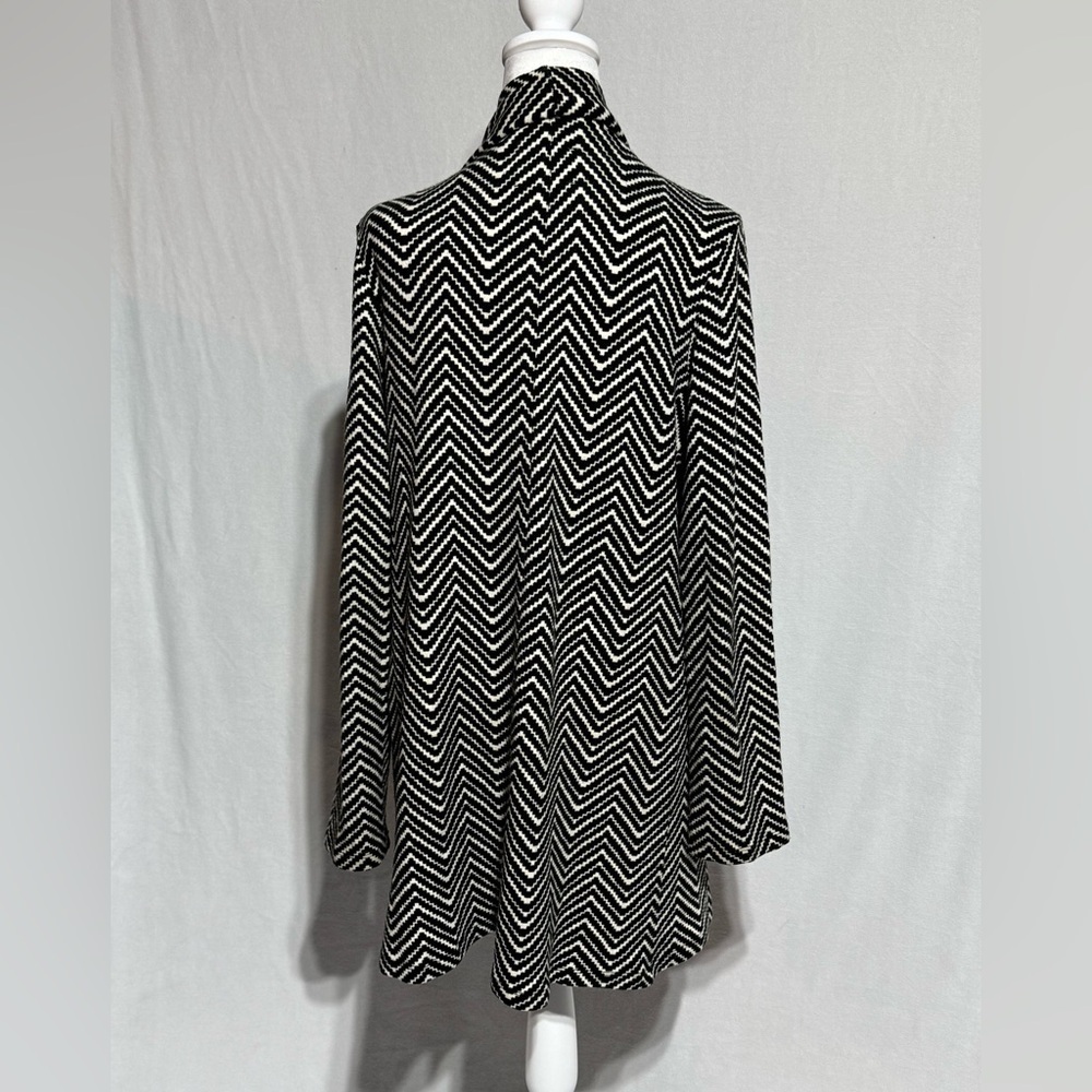 Skies Are Blue Black and White Chevron Open Front Cardigan Size Large - Picture 3 of 6